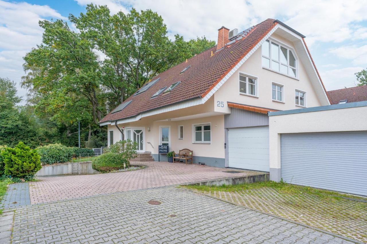 Veens Crew Home 7 Pax Dreieich Exteriör bild